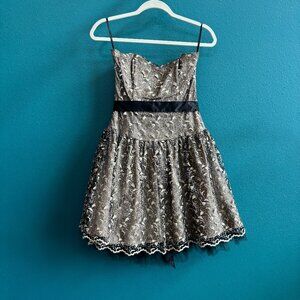 Jessica McClintock Embroidered Strapless Cocktail Dress - Size 6
